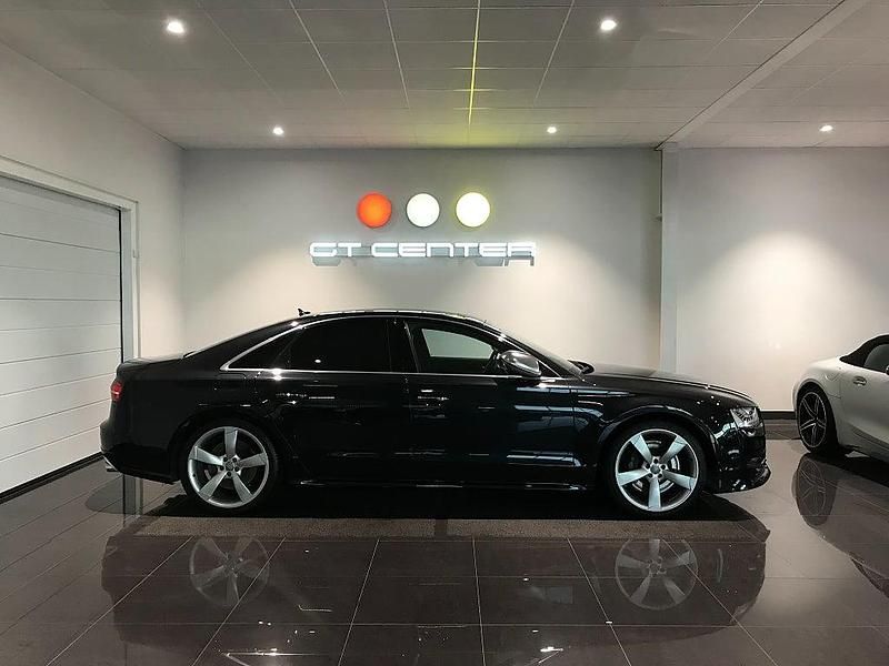 Begagnad Audi S8 520 HK (382 kW) 2015 Svart Sedan