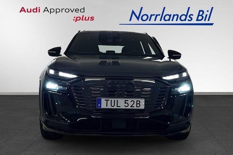 Begagnad Audi Q6 e-tron S-Line 285 kW (388 HK) 2024 Grå SUV