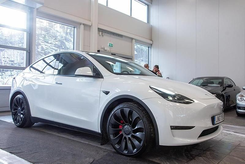 Begagnad Tesla Model Y Performance 392 kW (534 HK) 2022 Vit SUV
