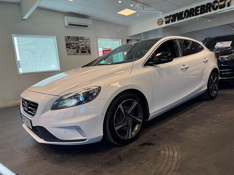 Begagnad Volvo V40 R-Design 190 HK (139 kW) 2014 Vit Kombi