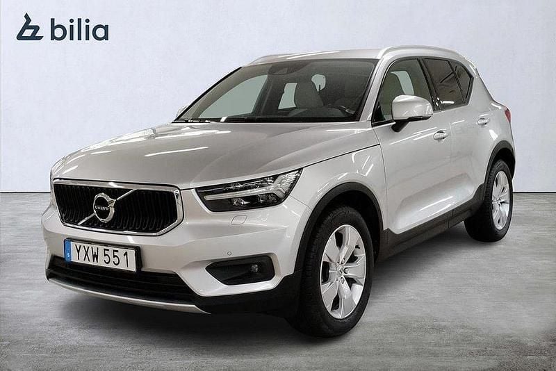 Silver Begagnad 2018 Volvo XC40 Momentum SUV | 249 000 kr (Marknadspris) - Bild 1/3