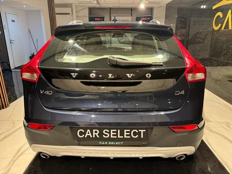 Begagnad Volvo V40 CC Summum 177 HK (130 kW) 2014 Blå Kombi