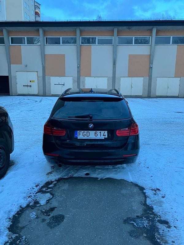 Begagnad 2013 BMW 320 Kombi | 69 000 kr (Bra pris) - Bild 1/4