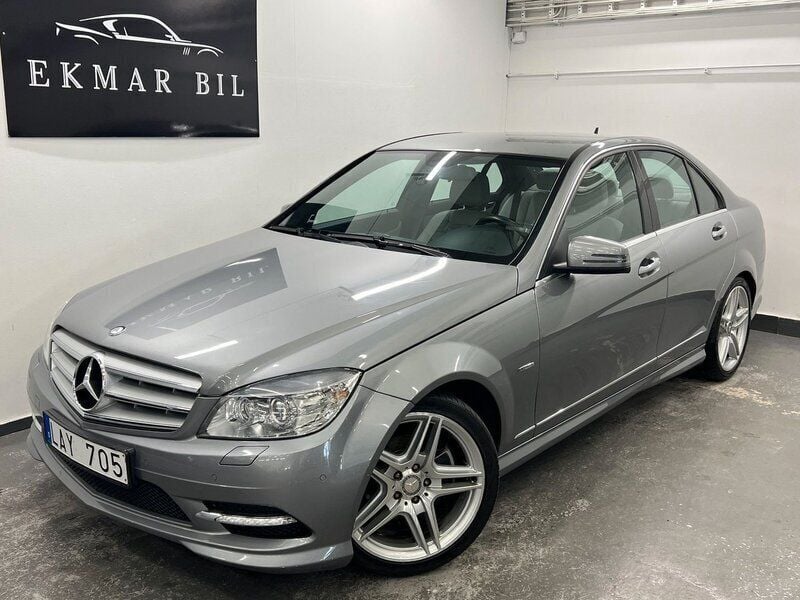 Silver Begagnad 2010 Mercedes C180 AMG Sedan | 129 900 kr (Lite dyr) - Bild 1/4