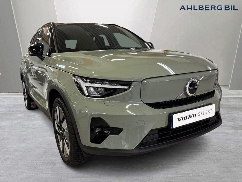 Grön Begagnad 2023 Volvo XC40 Plus SUV | 444 500 kr - Bild 1/3