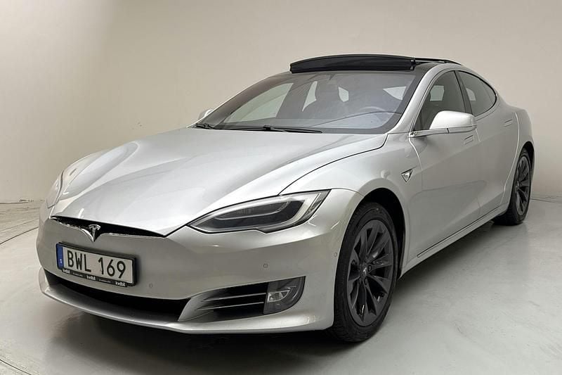 Grå Begagnad 2018 Tesla Model S Sedan | 190 000 kr (Bra pris) - Bild 1/4