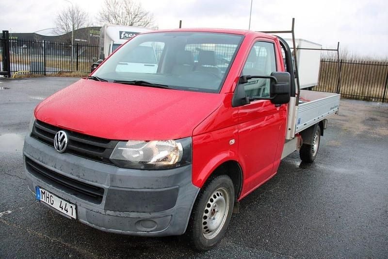 Röd Begagnad 2012 VW T5 Van | 99 000 kr (Lite dyr) - Bild 1/4
