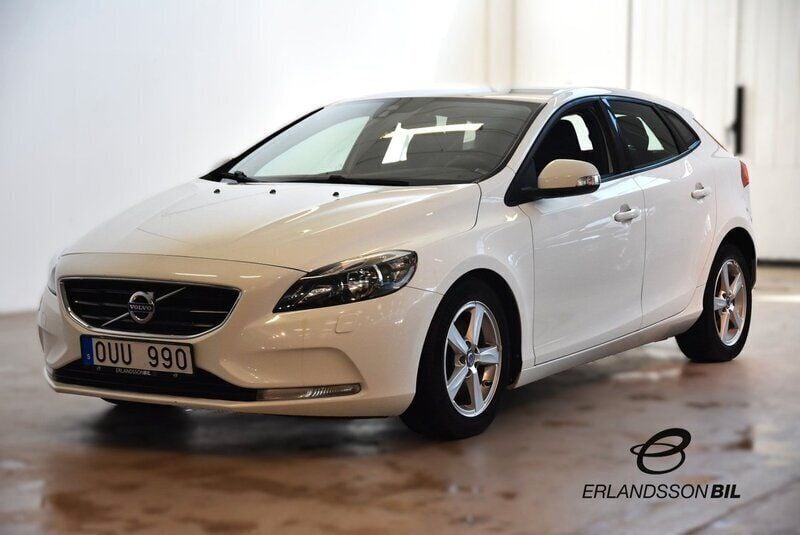 Vit Begagnad 2013 Volvo V40 Kinetic Kombi | 134 900 kr (Marknadspris) - Bild 1/4