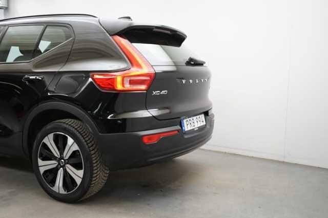 Begagnad Volvo XC40 Single Motor 175 kW (238 HK) 2023 Svart SUV