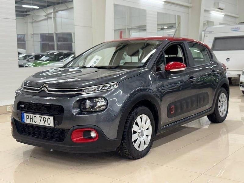 Grå Begagnad 2017 Citroën C3 PureTech Halvkombi | 109 900 kr (Marknadspris) - Bild 1/4