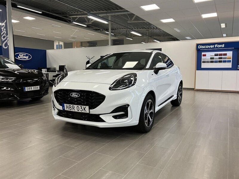 Vit Begagnad 2024 Ford Puma ST-Line SUV | 289 900 kr (Marknadspris) - Bild 1/4