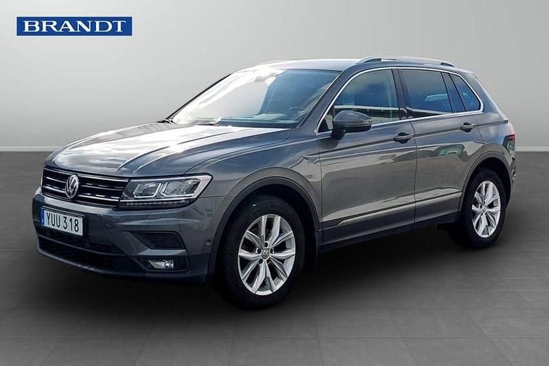 Mörkgrå (grå) Begagnad 2019 VW Tiguan SUV | 209 900 kr (Superpris) - Bild 1/4