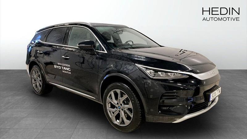 Svart (black) Begagnad 2024 BYD Tang SUV | 639 900 kr - Bild 1/4