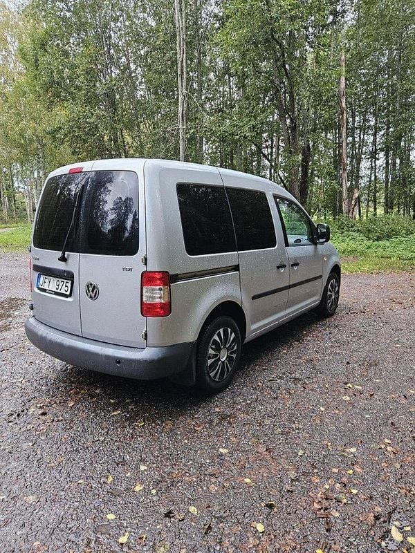 Silver Begagnad 2010 VW Caddy Minibuss | 55 000 kr (Marknadspris) - Bild 1/4