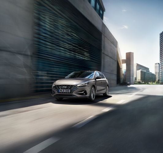 Begagnad 2021 Hyundai i30 Essential Halvkombi | 298 900 kr - Bild 1/1