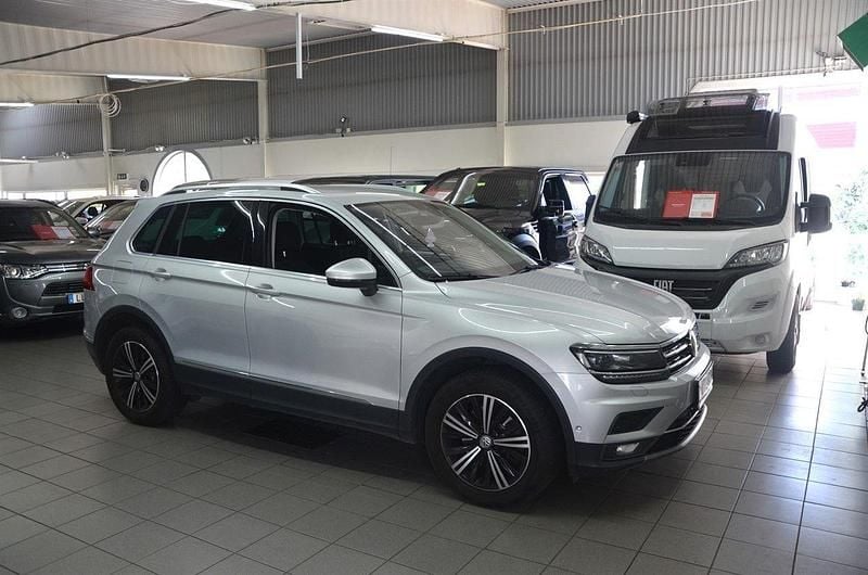 Silver Begagnad 2019 VW Tiguan GT SUV | 249 900 kr (Marknadspris) - Bild 1/4