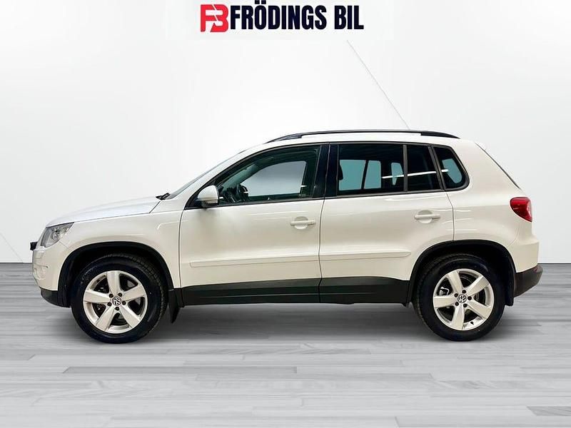 Begagnad VW Tiguan Track & Field 140 HK (102 kW) 2010 Vit SUV