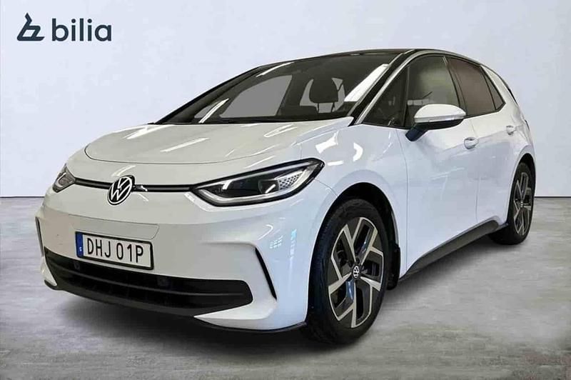 Vit Begagnad 2023 VW ID.3 Pro Performance Halvkombi | 349 800 kr (Marknadspris) - Bild 1/1