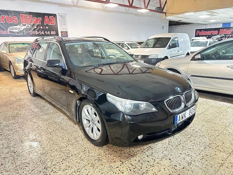 Svart Begagnad 2006 BMW 525 Kombi | 59 900 kr (Marknadspris) - Bild 1/4