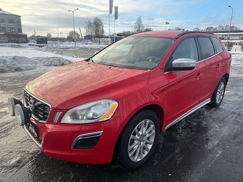 Röd Begagnad 2010 Volvo XC60 R-Design SUV | 89 000 kr (Marknadspris) - Bild 1/4
