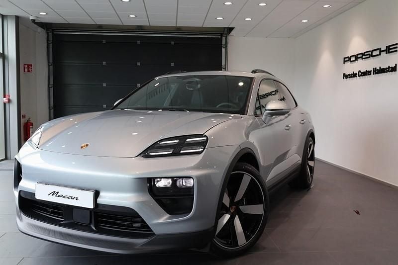 Silver Begagnad 2025 Porsche Macan SUV | 1 095 000 kr (Marknadspris) - Bild 1/4