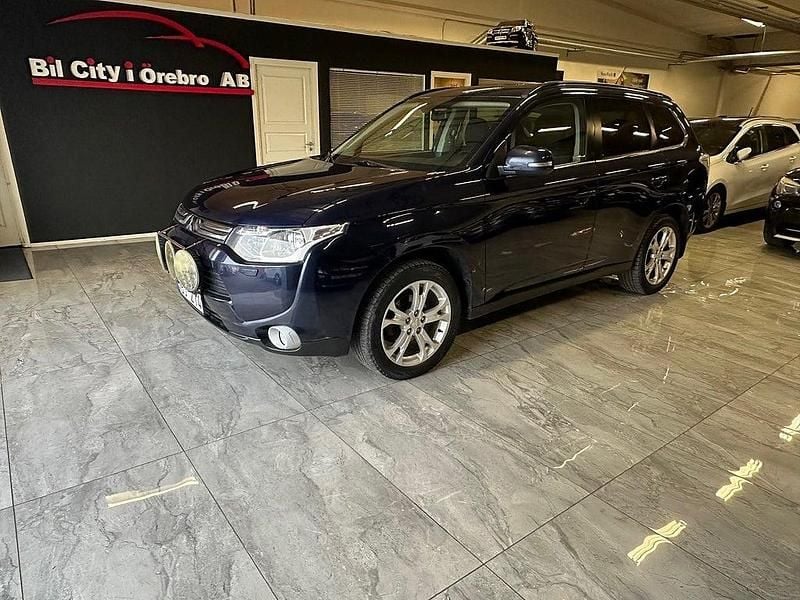 Begagnad 2014 Mitsubishi Outlander Comfort Edition SUV | 79 900 kr (Superpris) - Bild 1/4