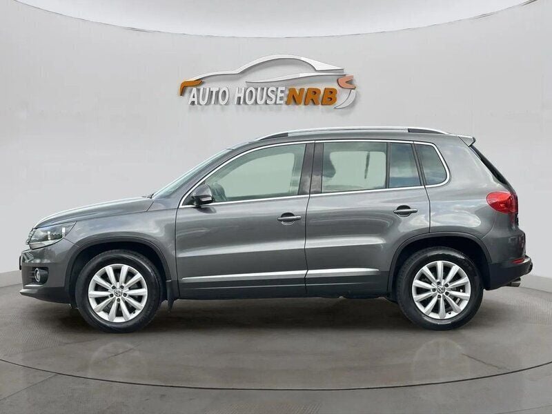 Mörkgrå (grå) Begagnad 2014 VW Tiguan Sport SUV | 114 500 kr (Marknadspris) - Bild 1/4