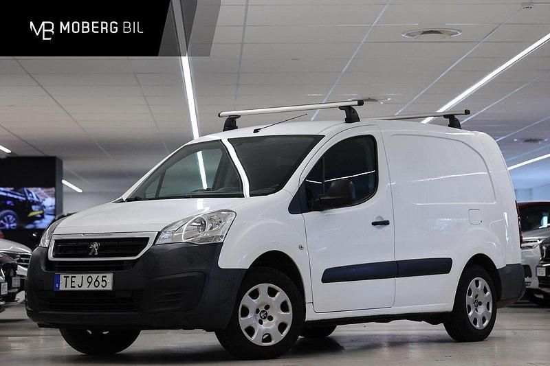 Vit Begagnad 2018 Peugeot Partner Minibuss | 119 900 kr (Marknadspris) - Bild 1/3