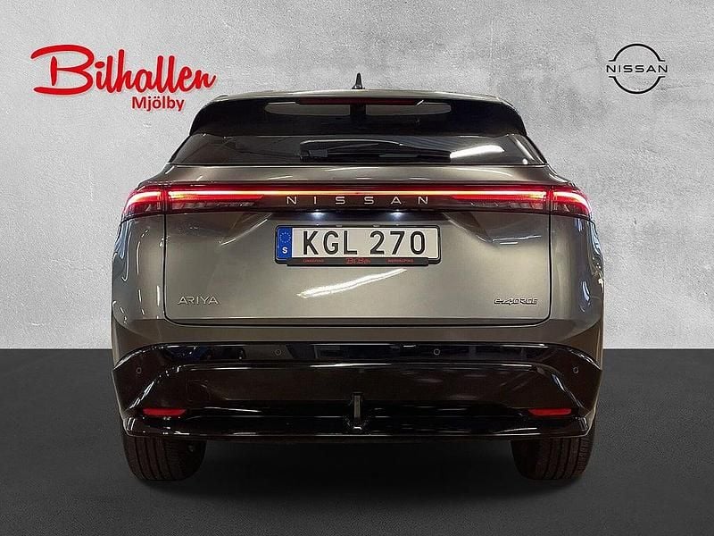Begagnad Nissan Ariya Evolve 290 kW (395 HK) 2023 Grå SUV