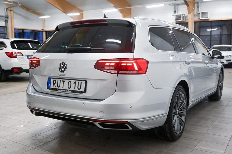 Begagnad VW Passat GTE 218 HK (160 kW) 2020 Silver Kombi
