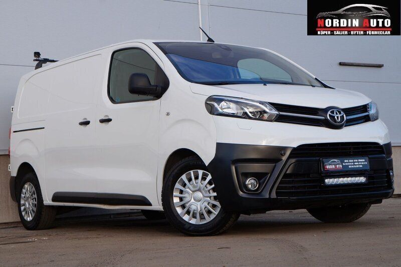 Vit Begagnad 2020 Toyota Proace Van | 187 900 kr (Marknadspris) - Bild 1/4