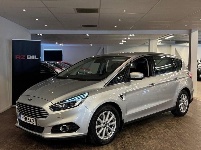 Grå Begagnad 2016 Ford S-MAX Business Edition Minibuss | 144 900 kr (Superpris) - Bild 1/3