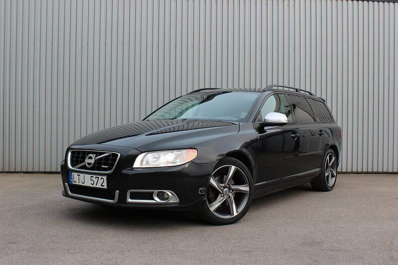 Svart Begagnad 2011 Volvo V70 R-Design Kombi | 84 900 kr (Marknadspris) - Bild 1/4
