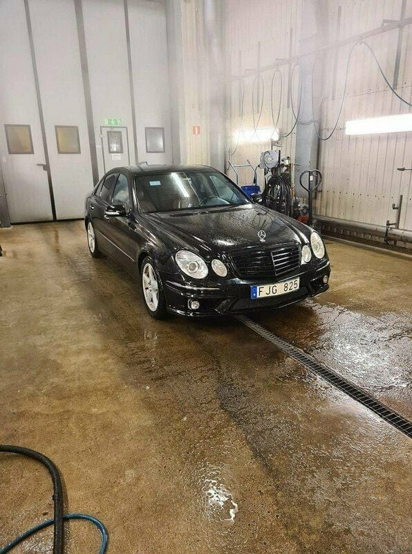 Begagnad Mercedes E320 225 HK (165 kW) 2007 Svart Sedan