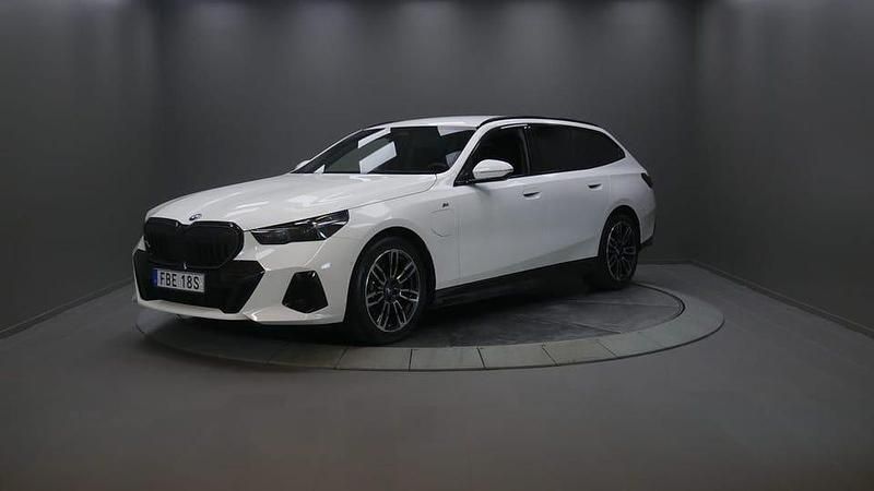 Begagnad BMW 530 M Sport 303 HK (222 kW) 2025 Vit Kombi