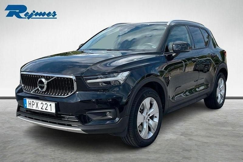 Svart Begagnad 2018 Volvo XC40 Momentum SUV | 279 800 kr (Marknadspris) - Bild 1/4