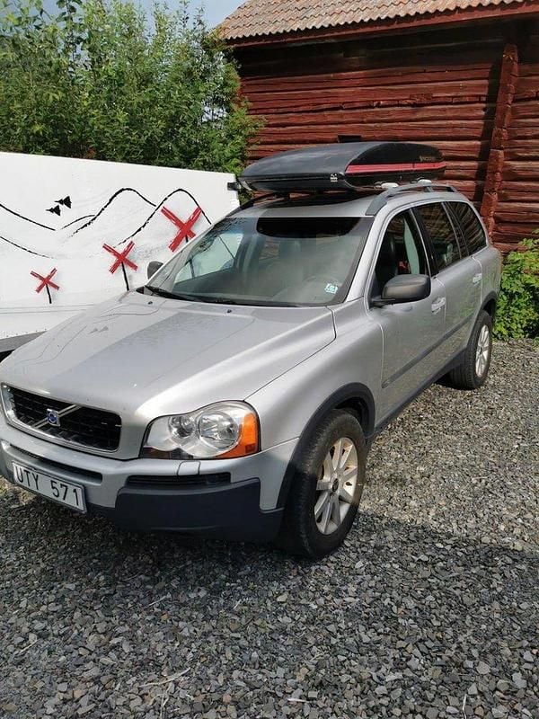 Grå Begagnad 2004 Volvo XC90 Standard SUV | 20 000 kr (Superpris) - Bild 1/4