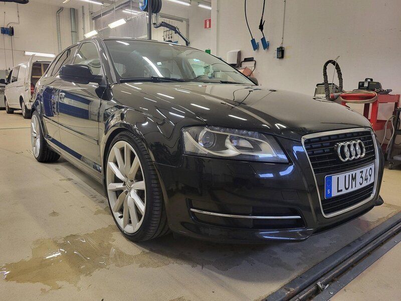 Svart Begagnad 2012 Audi A3 Halvkombi | 83 500 kr (Superpris) - Bild 1/4