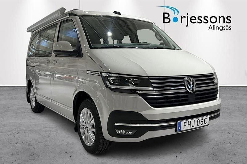 Grå Begagnad 2024 VW California California Van | 789 900 kr (Lite dyr) - Bild 1/4