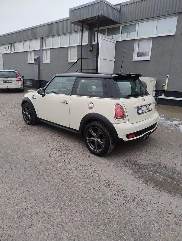 Begagnad Mini Cooper 184 HK (135 kW) 2010 Vit Halvkombi