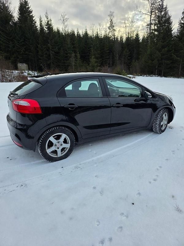 Begagnad Kia Rio 84 HK (61 kW) 2014