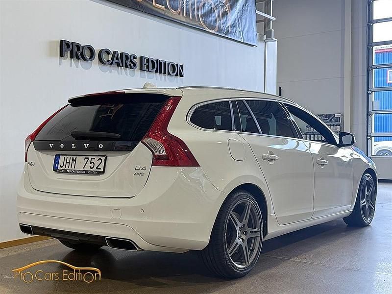 Begagnad Volvo V60 Summum 181 HK (133 kW) 2013 Vit Kombi