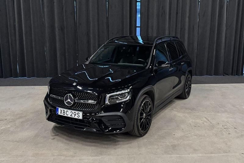 Svart Begagnad 2020 Mercedes GLB250 AMG SUV | 389 900 kr - Bild 1/4
