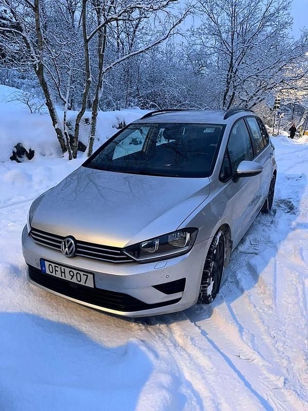 Begagnad 2017 VW Golf VII Halvkombi | 159 000 kr (Marknadspris) - Bild 1/4