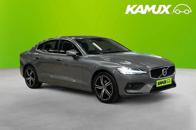 Silver/grå Begagnad 2021 Volvo S60 Momentum Sedan | 279 800 kr (Marknadspris) - Bild 1/4