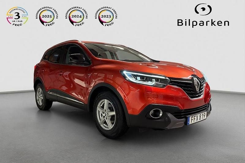 Röd Begagnad 2015 Renault Kadjar Bose Edition SUV | 129 990 kr (Marknadspris) - Bild 1/4