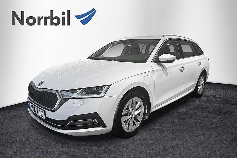 Begagnad Skoda Octavia Style 150 HK (110 kW) 2024 Candy white Kombi