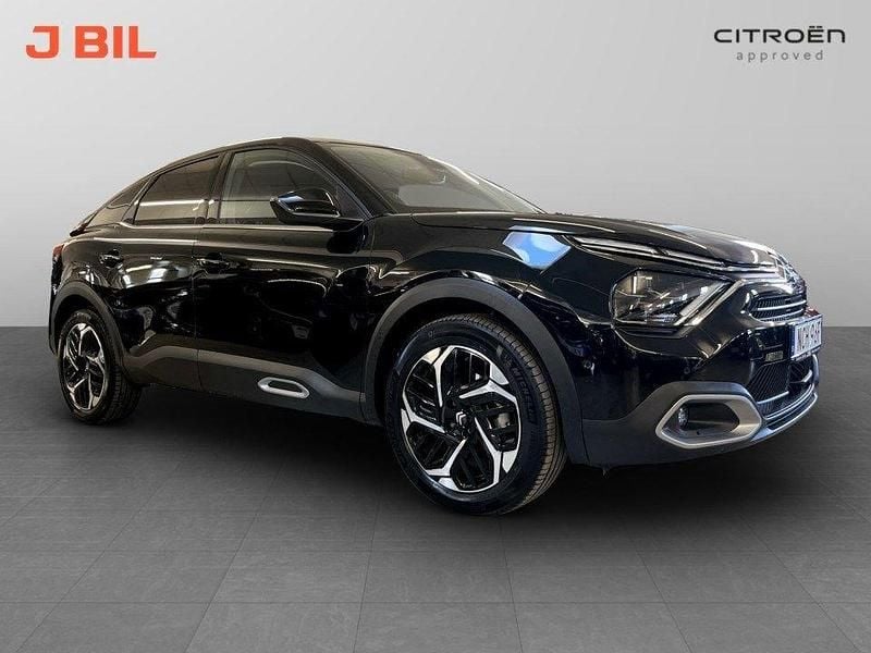 Svart Begagnad 2024 Citroën C4 Shine Halvkombi | 239 900 kr (Marknadspris) - Bild 1/4