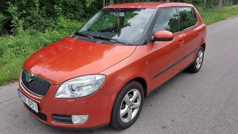Begagnad Skoda Fabia 86 HK (63 kW) 2007 Orange Halvkombi