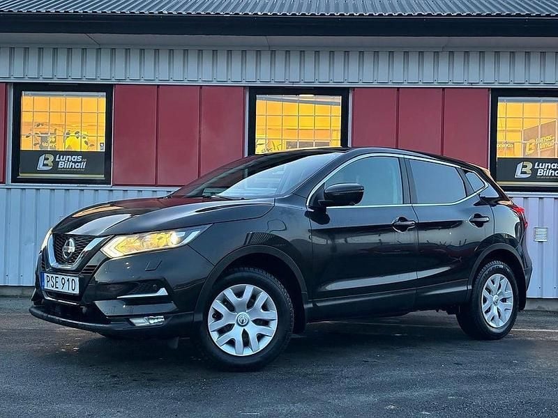 Svart Begagnad 2018 Nissan Qashqai 360º SUV | 114 900 kr (Bra pris) - Bild 1/4